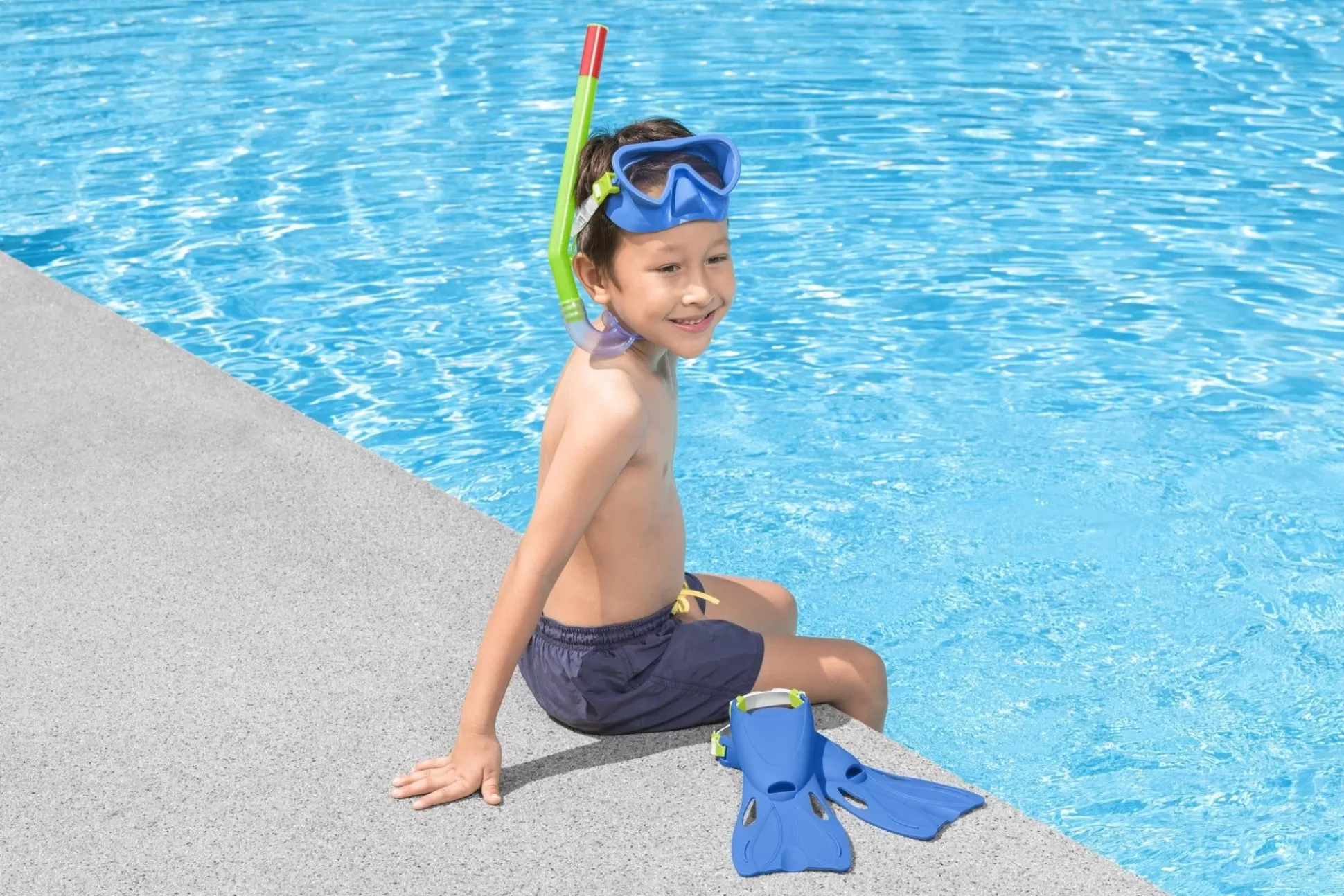 Bestway ® Crusader Essential Child 3+ Snorkel Set With Fins Store