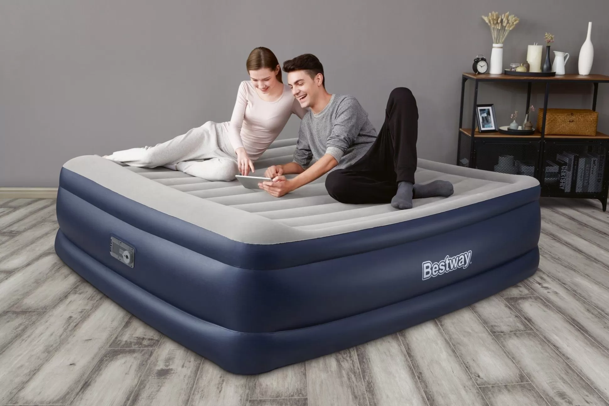 Bestway Tritech Air Mattress King 22" With Built-In Ac Pump And Antimicrobial Coating New